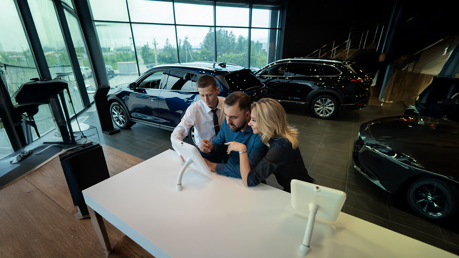 Tendências automotivas 2025: 3 mudanças que vão transformar as vendas no setor